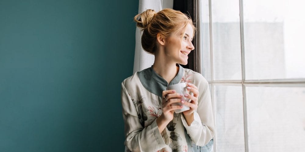 анонимная вебкам модель у окна